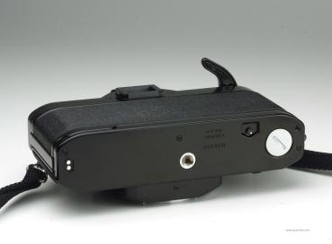 Canon AV-1 black