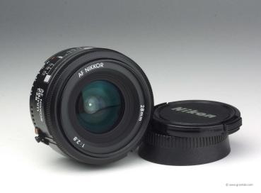 Nikon AF Nikkor 28mm f/2.8