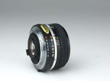 Preview: Nikon Series E 28mm f/2.8 AiS