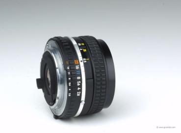 Preview: Nikon Series E 28mm f/2.8 AiS