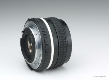 Preview: Nikon Series E 28mm f/2.8 AiS