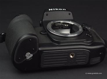 Nikon F100