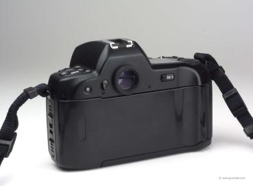 Preview: Nikon F90