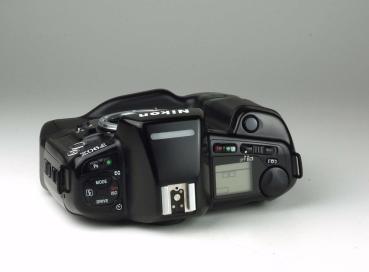 Nikon F90X + MB-10