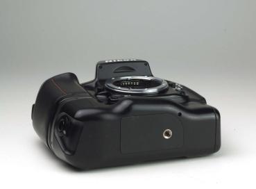 Nikon F90X + MB-10
