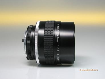 Nikon Nikkor 1.8/105mm in OVP