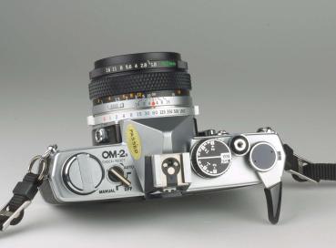 Olympus OM-2n + Zuiko 1.8/50mm