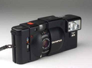 Preview: Olympus XA + A11 Blitz