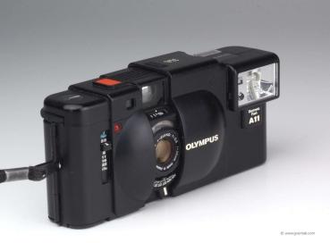 Preview: Olympus XA + A11 Blitz