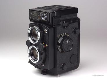 Preview: Yashica MAT-124G