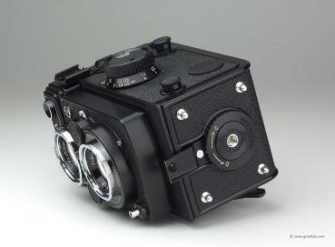 Yashica MAT-124G