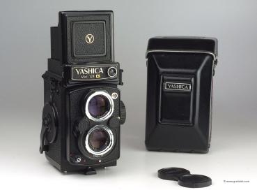 Yashica MAT-124G