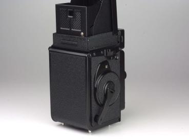 Preview: Yashica MAT-124G