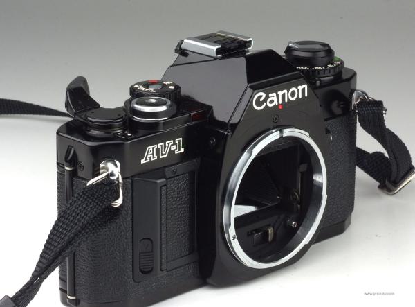 Canon AV-1 black