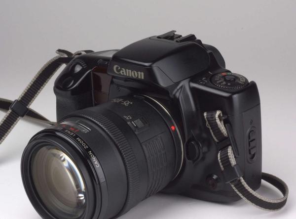 Canon EOS 10 + Canon EF 35-105mm f/3.5-4.5