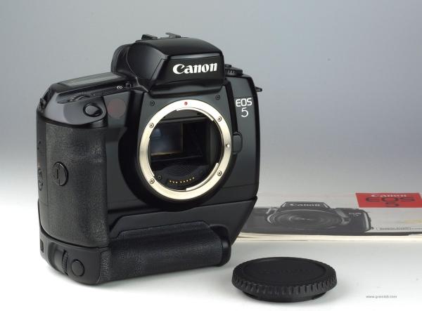 Canon EOS 5 + VG-10