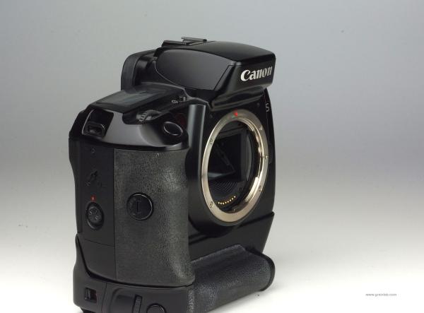 Canon EOS 5 + VG-10