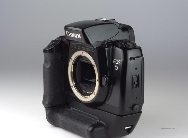 Canon EOS 5 + VG-10