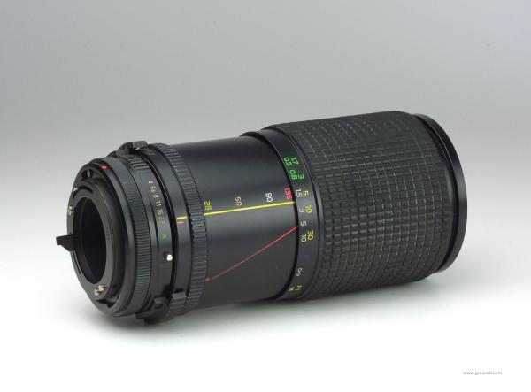 Tokina AT- X 28-135mm f/4-4.6 - Canon FD