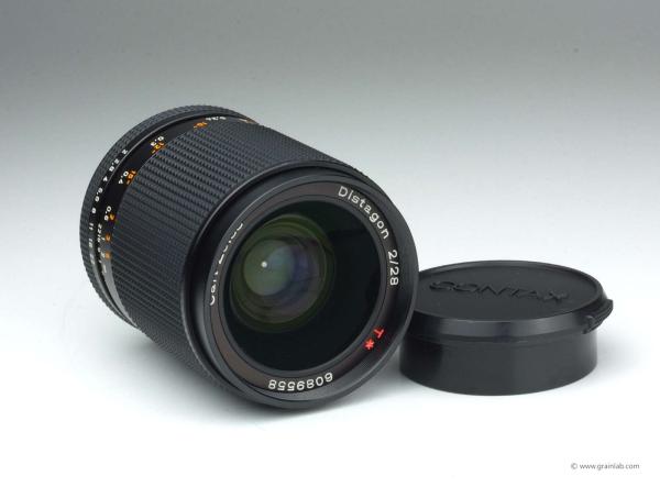 Carl Zeiss Distagon 28mm f/2 AEG - Contax/Yashica