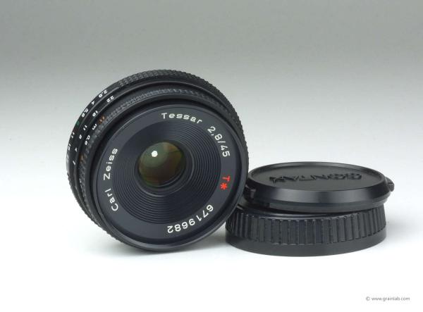 Carl Zeiss Tessar T* 45mm f/2.8 AEJ - Contax/Yashica