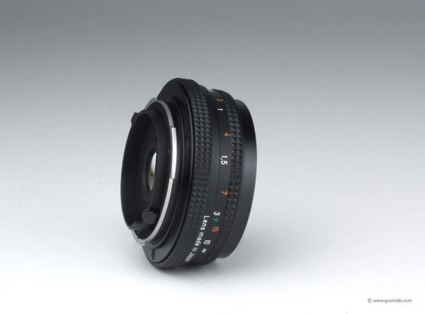Carl Zeiss Tessar T* 45mm f/2.8 AEJ - Contax/Yashica