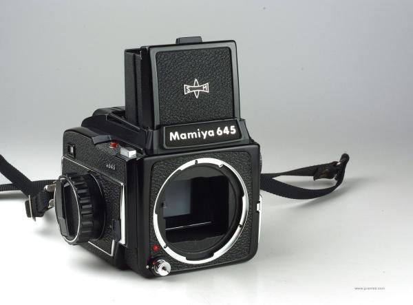 Mamiya M645 1000s + Waist Level Finder