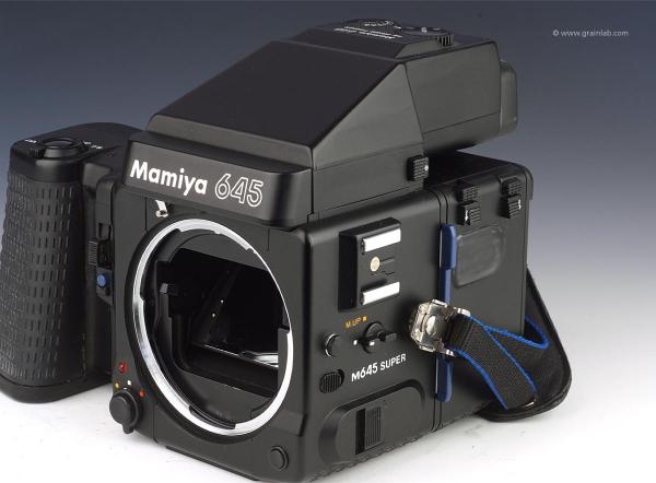 Mamiya M645 Super + AE Prism Finder N + Power Drive N - Grainlab