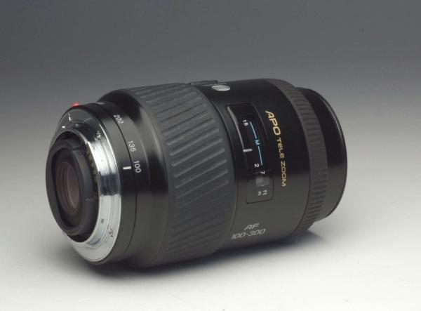 Minolta AF 100-300mm f/4.5-5.6 APO