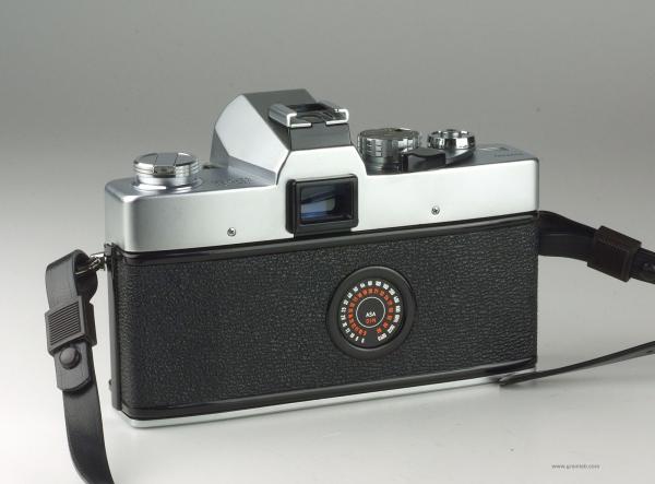 Minolta SRT-303