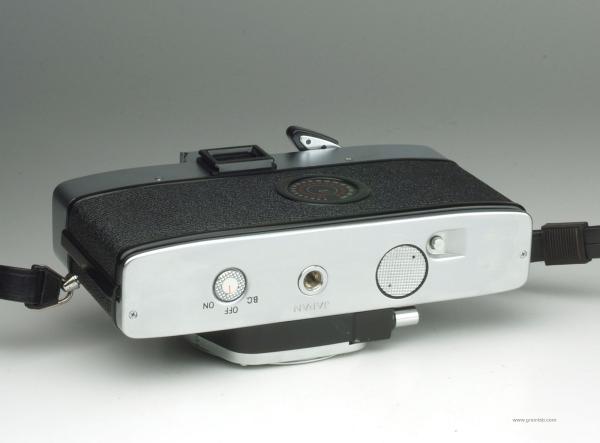 Minolta SRT-303