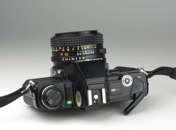 Minolta X-300 black + MD 1.7/50mm