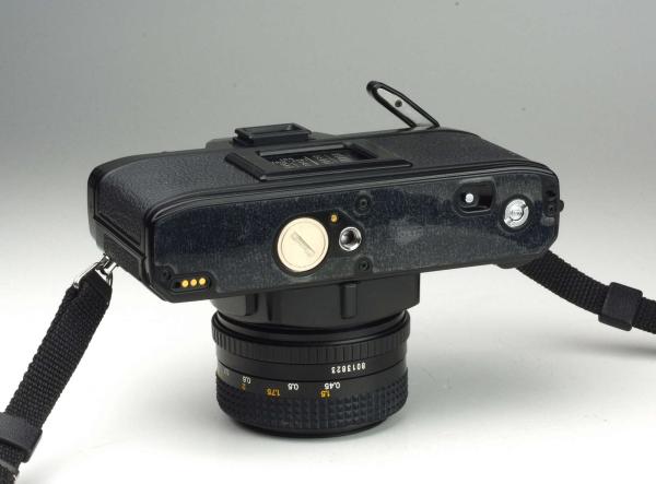 Minolta X-300 black + MD 1.7/50mm