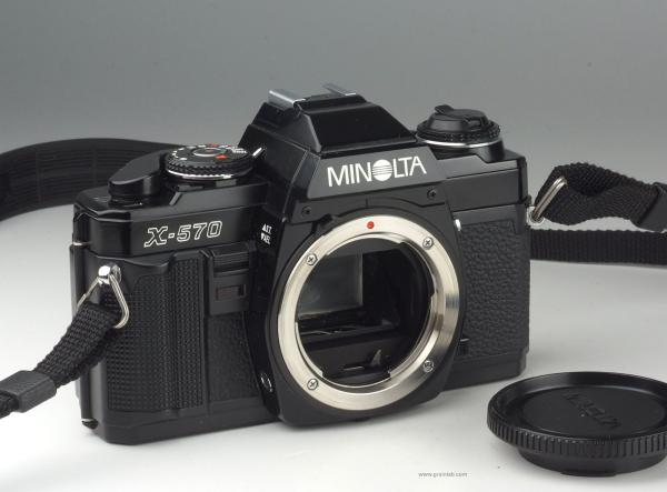 Minolta X-570 black