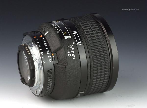 Nikon AF Nikkor 85mm f/1.4 D