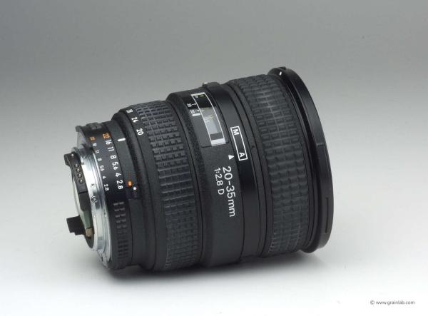 Nikon AF Nikkor 20-35mm f/2.8 D