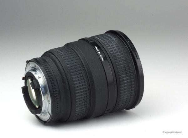 Nikon AF Nikkor 20-35mm f/2.8 D