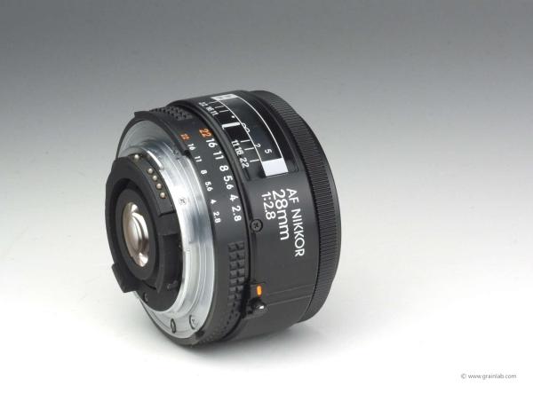 Nikon AF Nikkor 28mm f/2.8