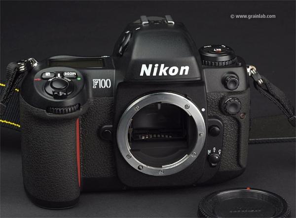 Nikon F100