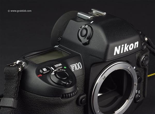 Nikon F100