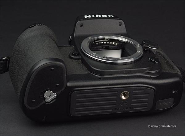 Nikon F100