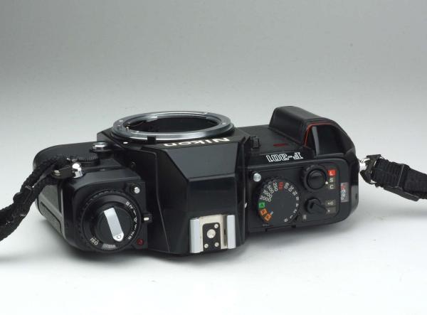 Nikon F-301