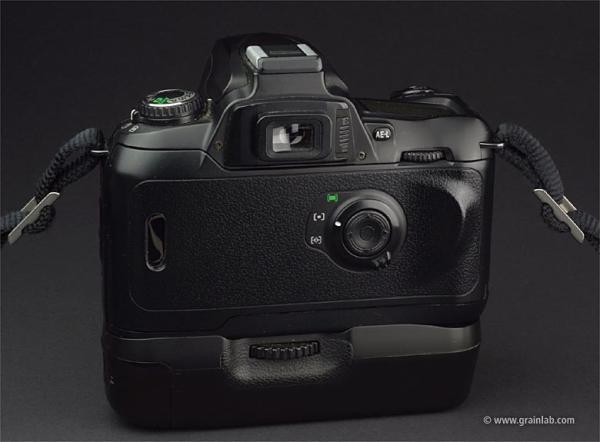 Nikon F75 + MB-18