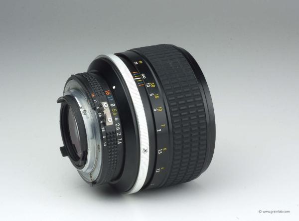 Nikon Nikkor 85mm f/1.4 AIS