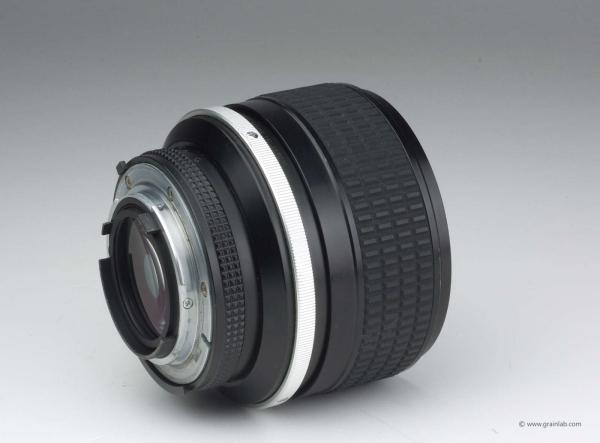 Nikon Nikkor 85mm f/1.4 AIS