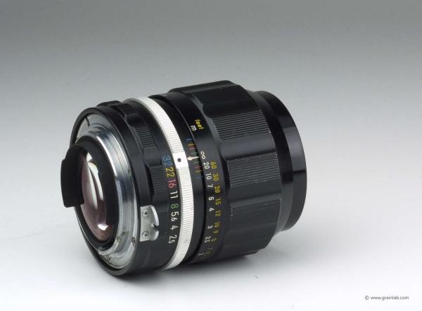Nikon Nikkor-P.C 105mm f/2.5 nonAI