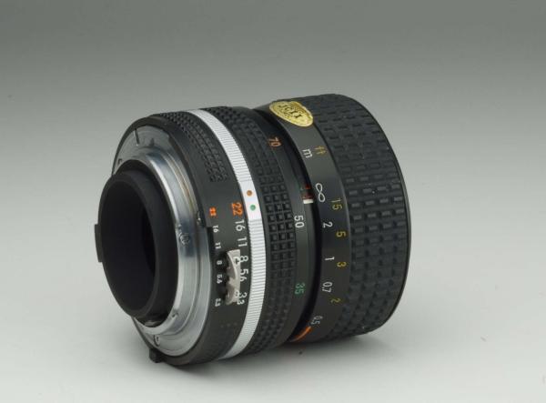 Nikon Nikkor 35-70mm f/3.3-4.5 AIS