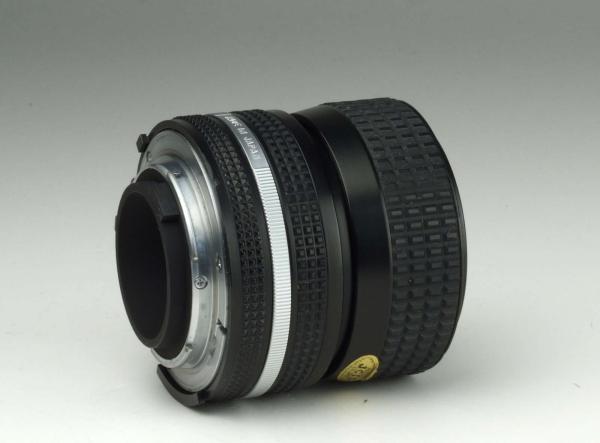Nikon Nikkor 35-70mm f/3.3-4.5 AIS