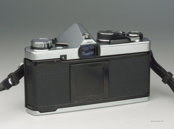 Olympus OM-2n + Zuiko 1.4/50mm
