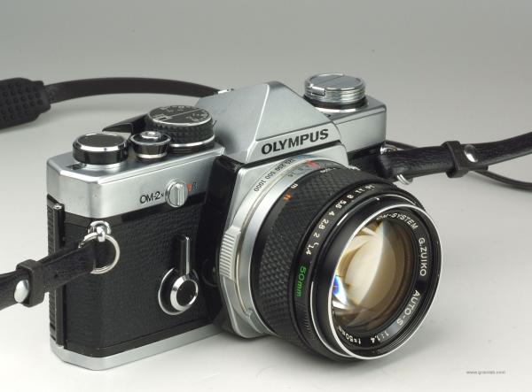Olympus OM-2n + Zuiko 1.4/50mm
